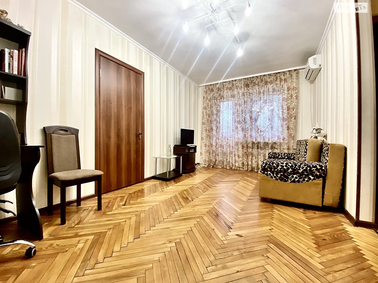 2-комнатная квартира 45 кв. м в Запорожье - фото 2
