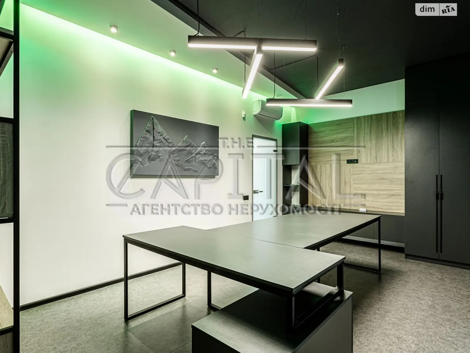 Продается офис 111 кв. м в бизнес-центре, цена: 349000 $