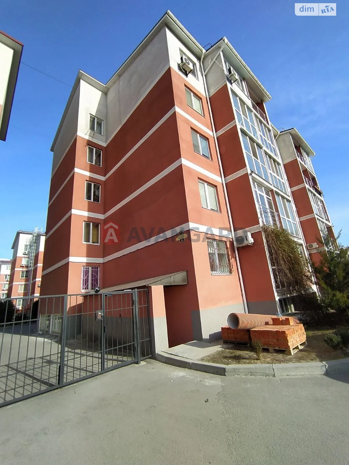 Продается объект сферы услуг 38 кв. м в 5-этажном здании, цена: 30400 $ - фото 1