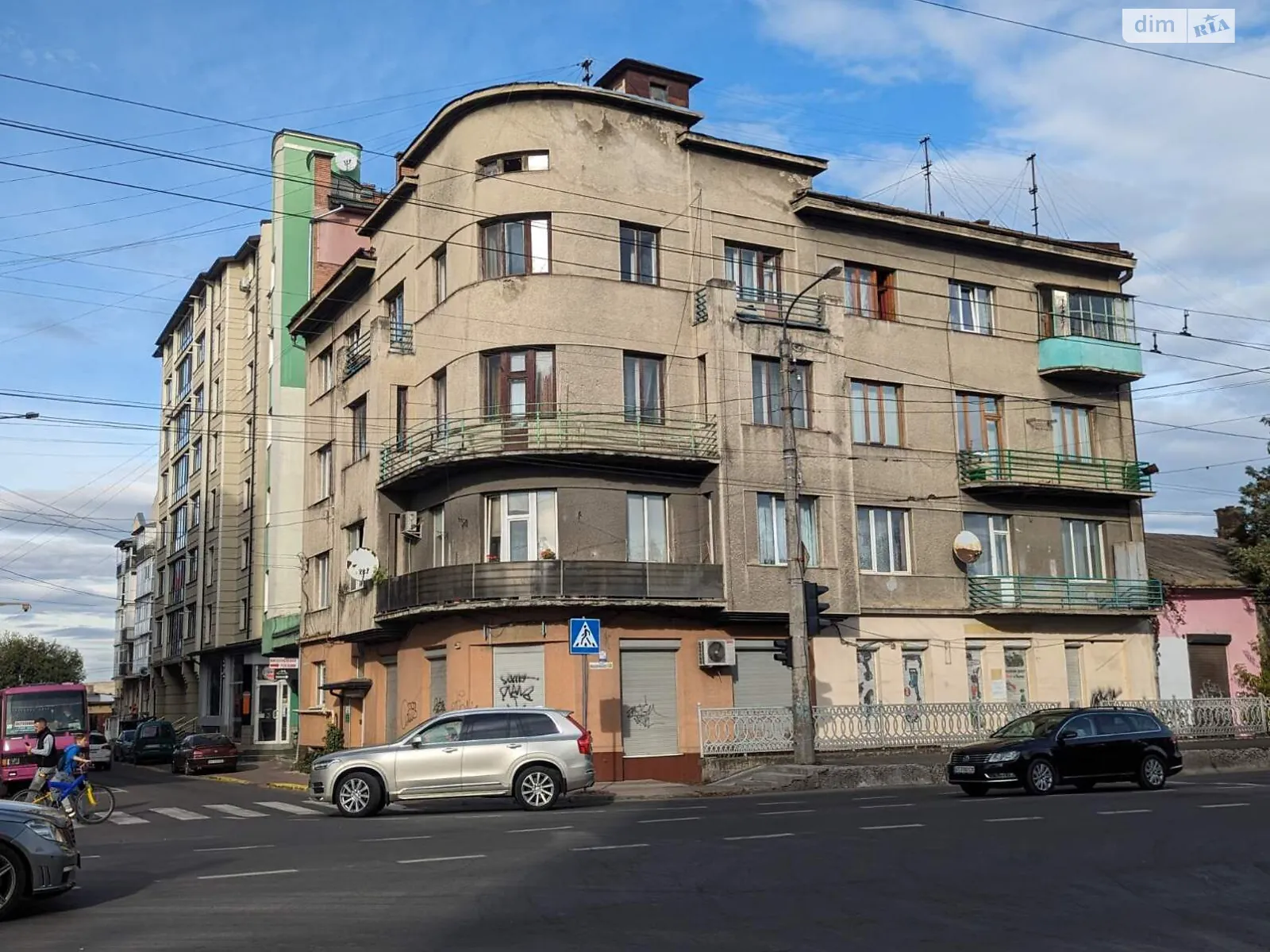 Продается 2-комнатная квартира 77.5 кв. м в Ивано-Франковске, ул. Независимости