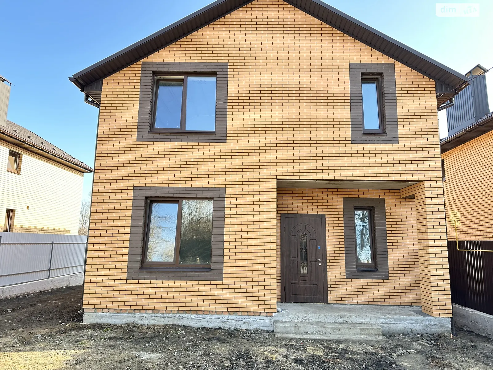 Продается дом на 2 этажа 120 кв. м с верандой, цена: 92000 $ - фото 1