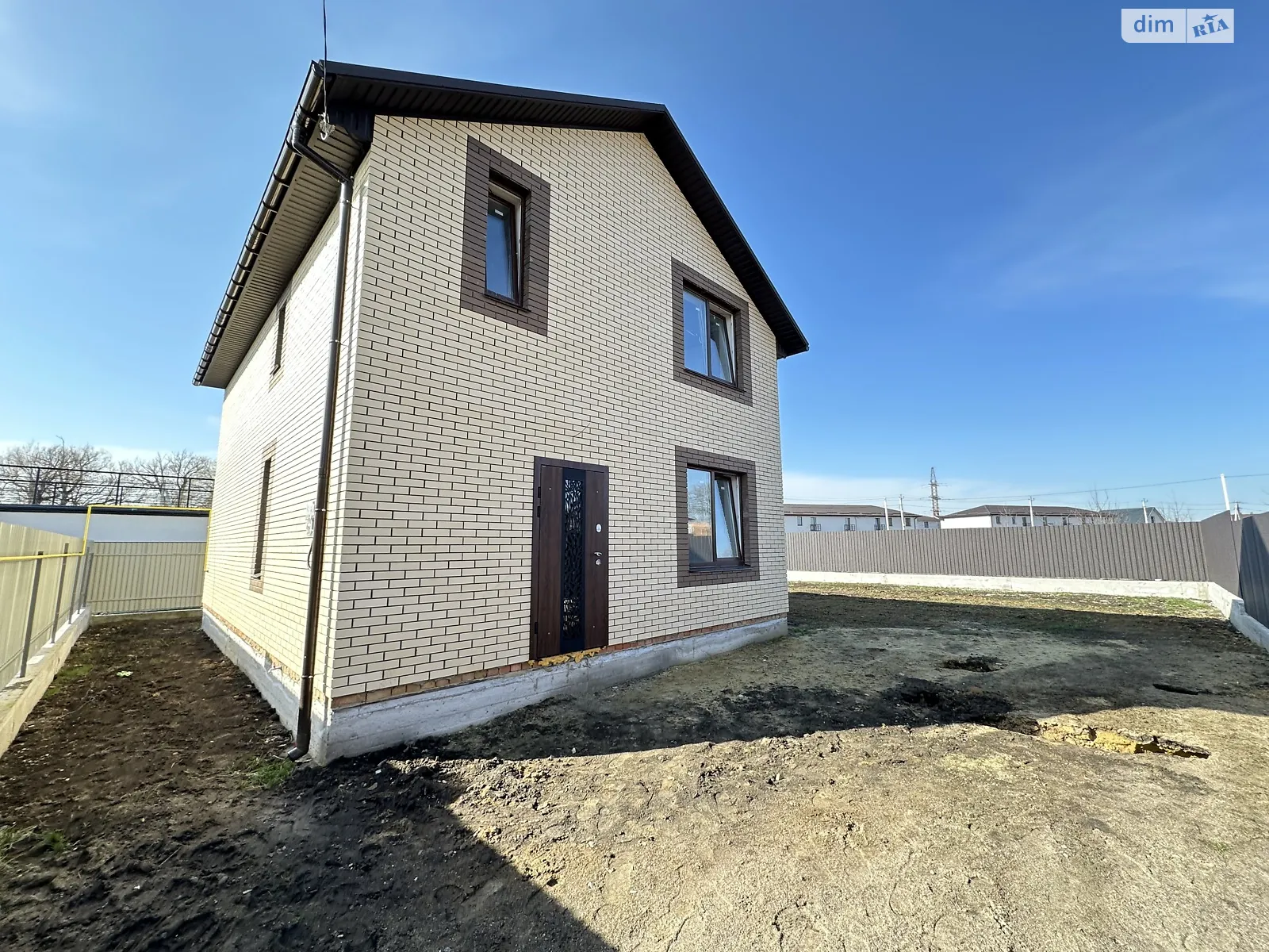 Продается дом на 2 этажа 120 кв. м с садом, цена: 88000 $ - фото 1