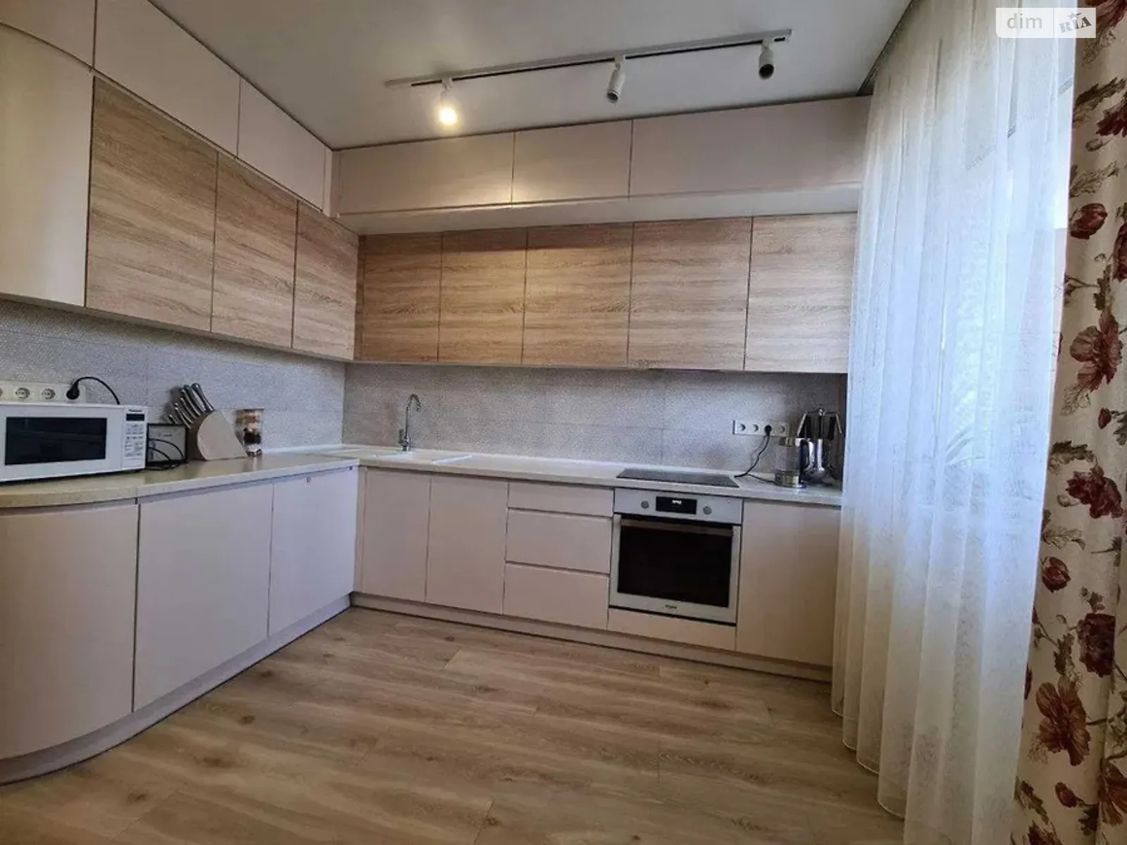 Продается 3-комнатная квартира 87 кв. м в Киеве, ул. Петра Запорожца, 26А