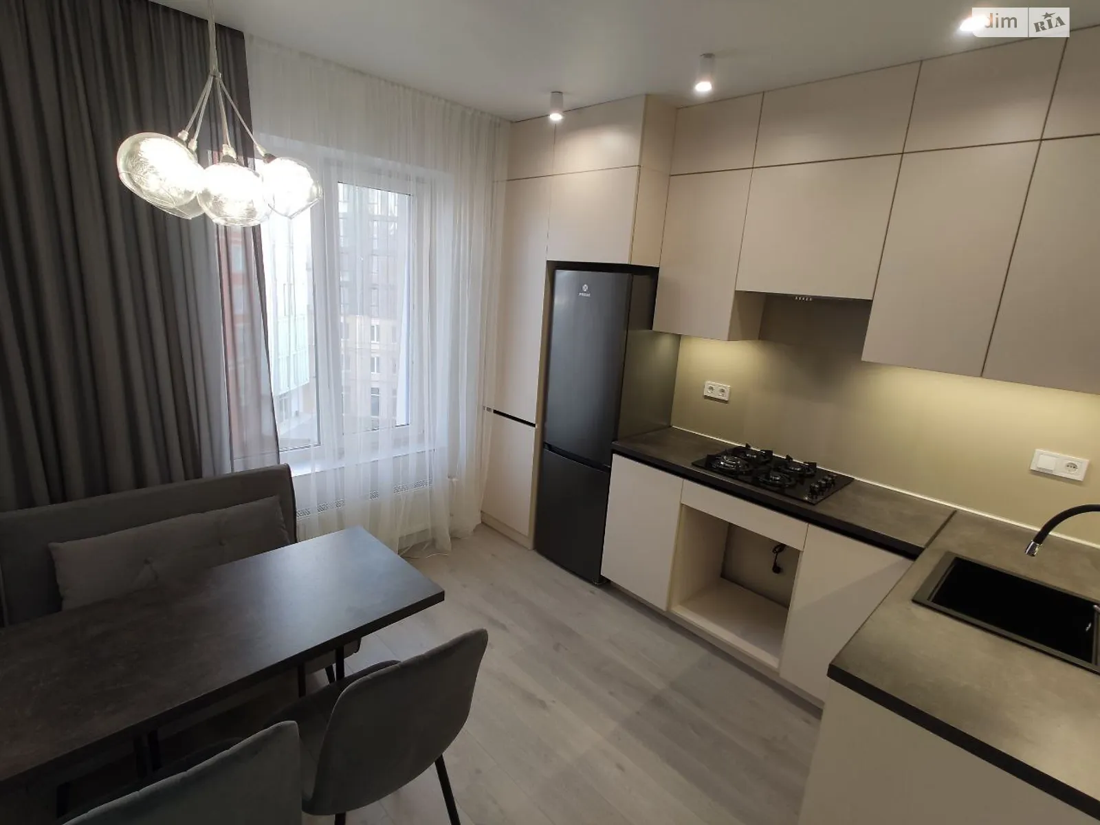 Продается 1-комнатная квартира 35 кв. м в Одессе, ул. Инглези, 2 - фото 1