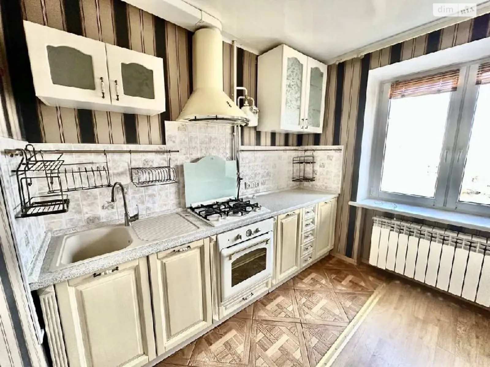 Продается 2-комнатная квартира 56 кв. м в Днепре, цена: 67000 $