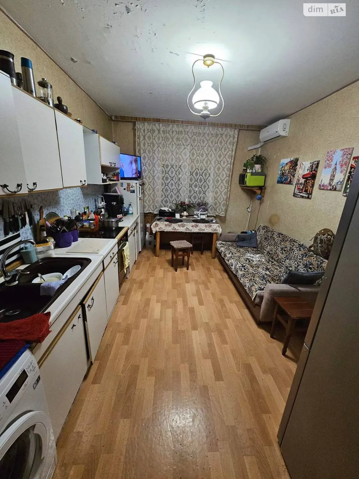 Продается 2-комнатная квартира 63 кв. м в Киеве, ул. Урловская, 19