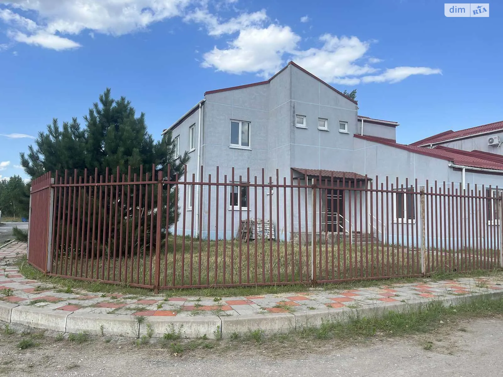 Продается дом на 2 этажа 200 кв. м с камином, цена: 63000 $ - фото 1