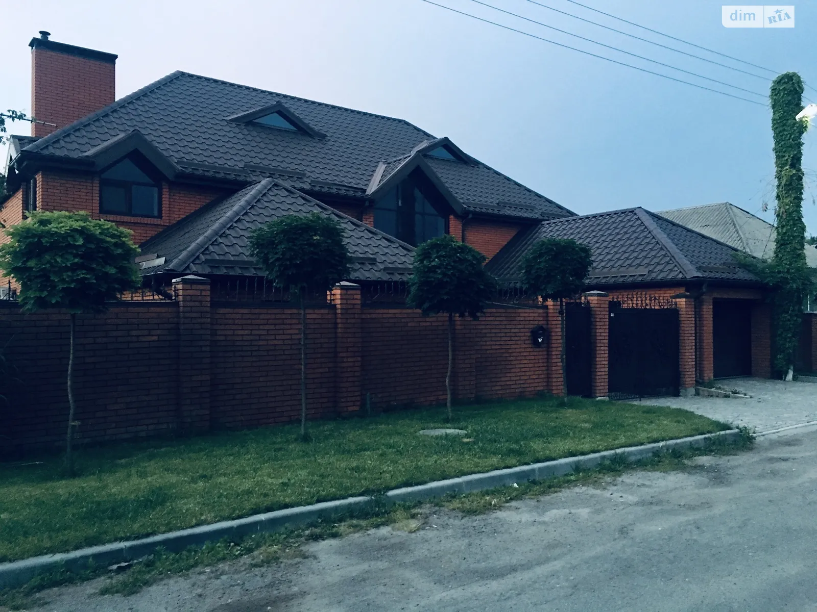 Продается дом на 2 этажа 400 кв. м с террасой, цена: 270000 $ - фото 1