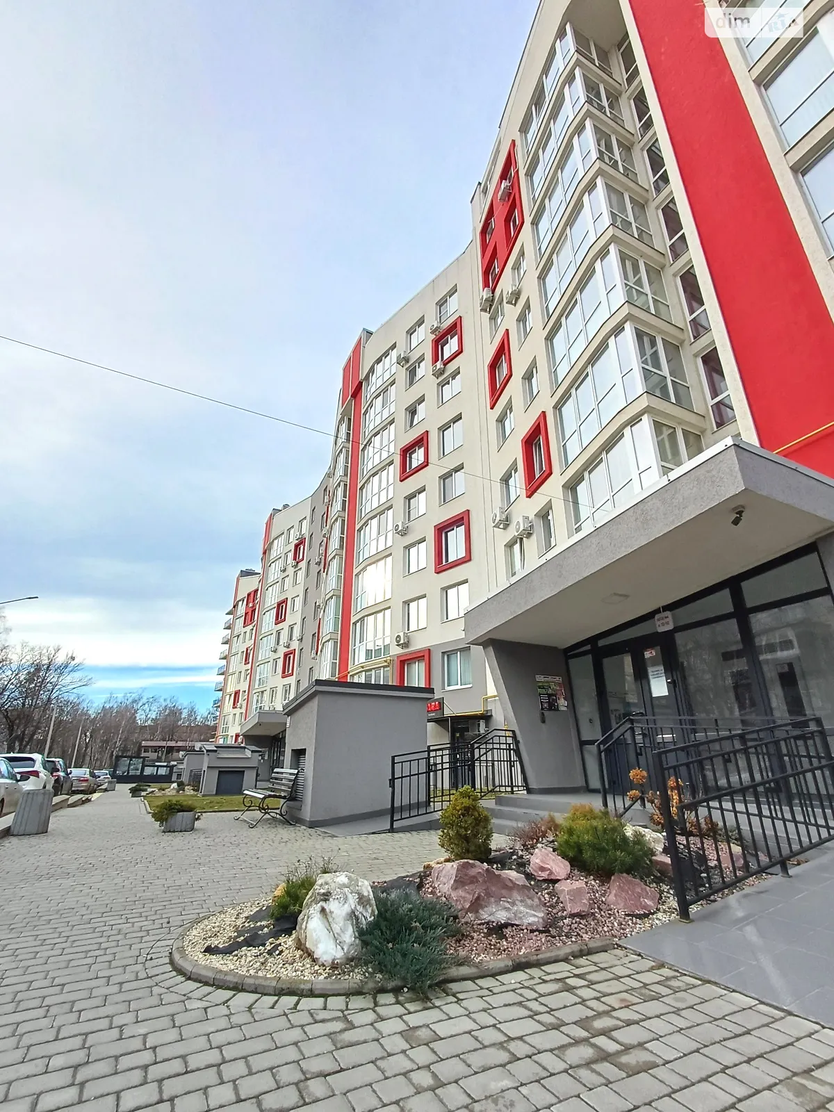 Продается 3-комнатная квартира 113 кв. м в Черновцах, цена: 107350 $