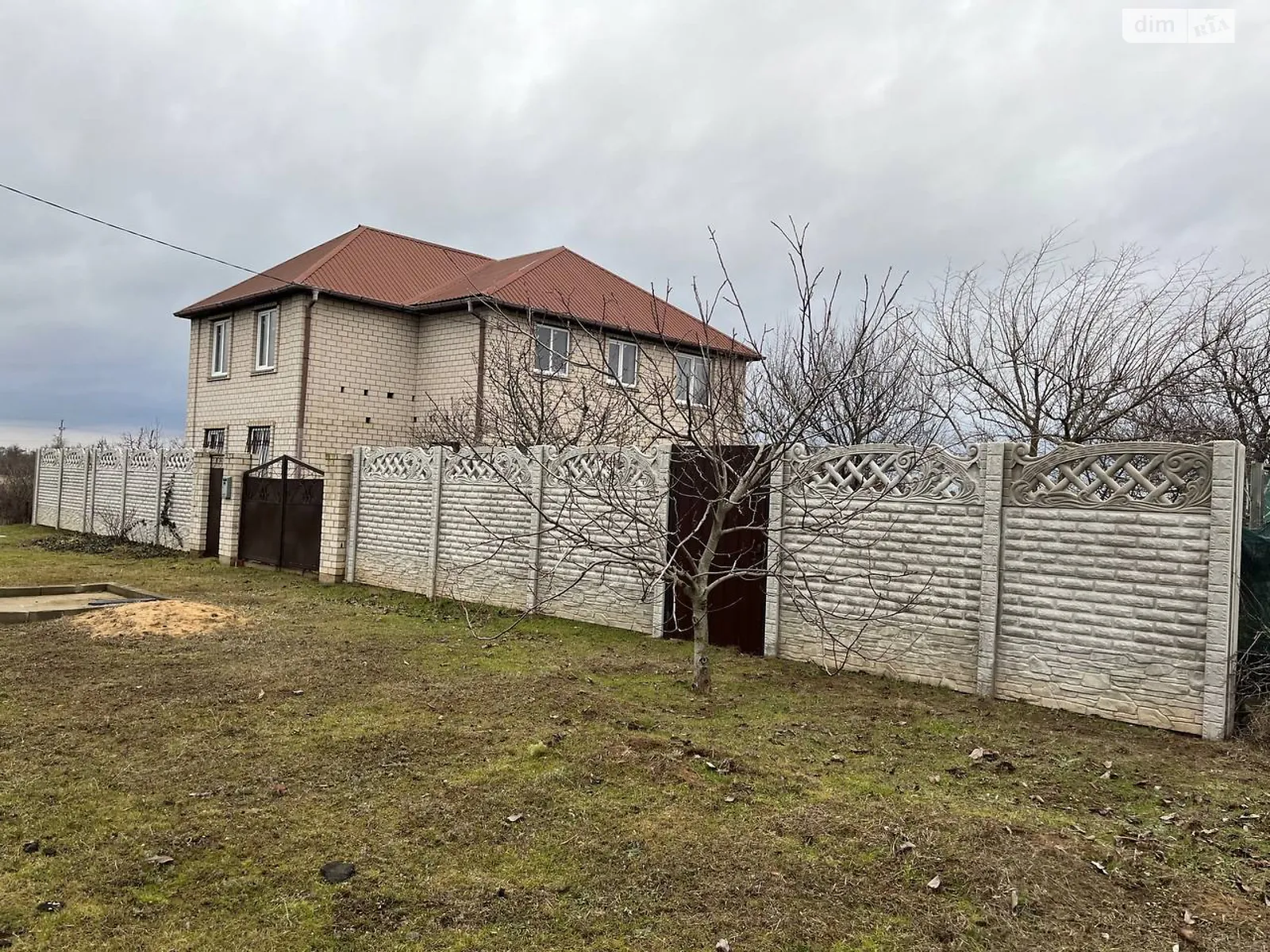 Продается дом на 2 этажа 162 кв. м с участком, цена: 32999 $ - фото 1