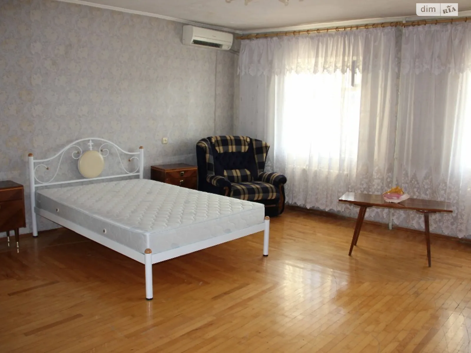 Здається в оренду 3-кімнатна квартира 89 кв. м у Одесі, вул. Осипова