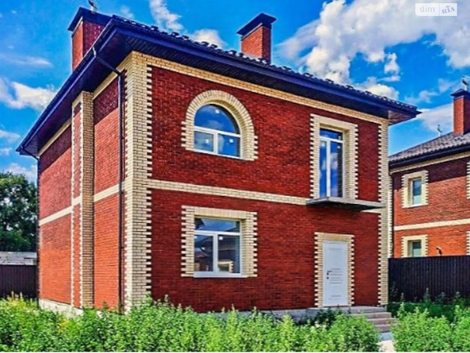 Продается дом на 2 этажа 163 кв. м с бассейном, цена: 260000 $ - фото 1