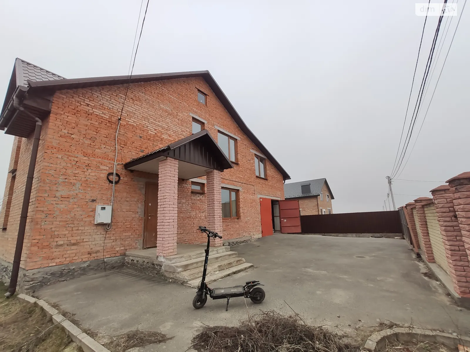 Продается дом на 2 этажа 250 кв. м с террасой, цена: 95000 $ - фото 1