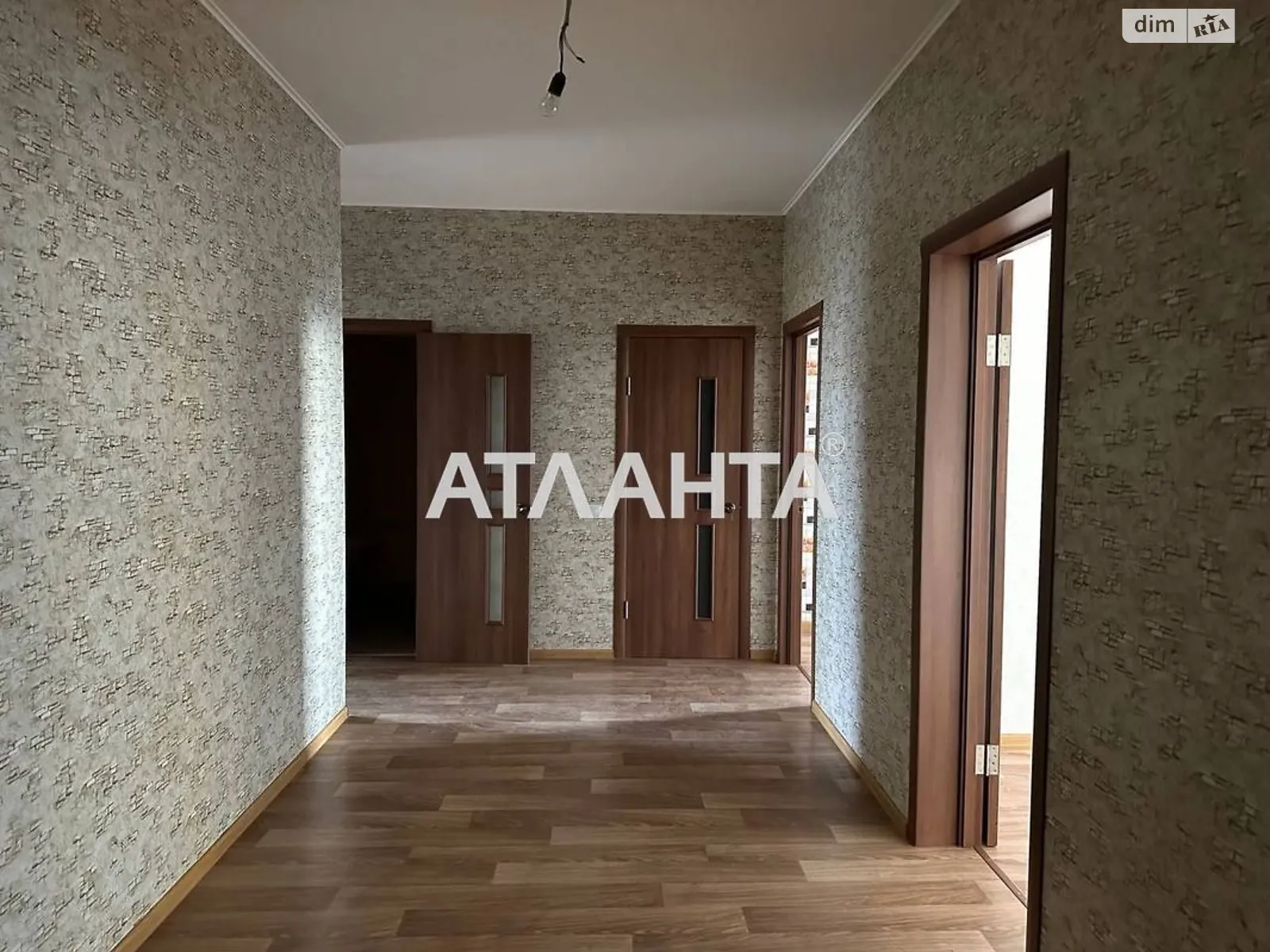 Продається 2-кімнатна квартира 73.6 кв. м у Одесі, вул. Михайлівська