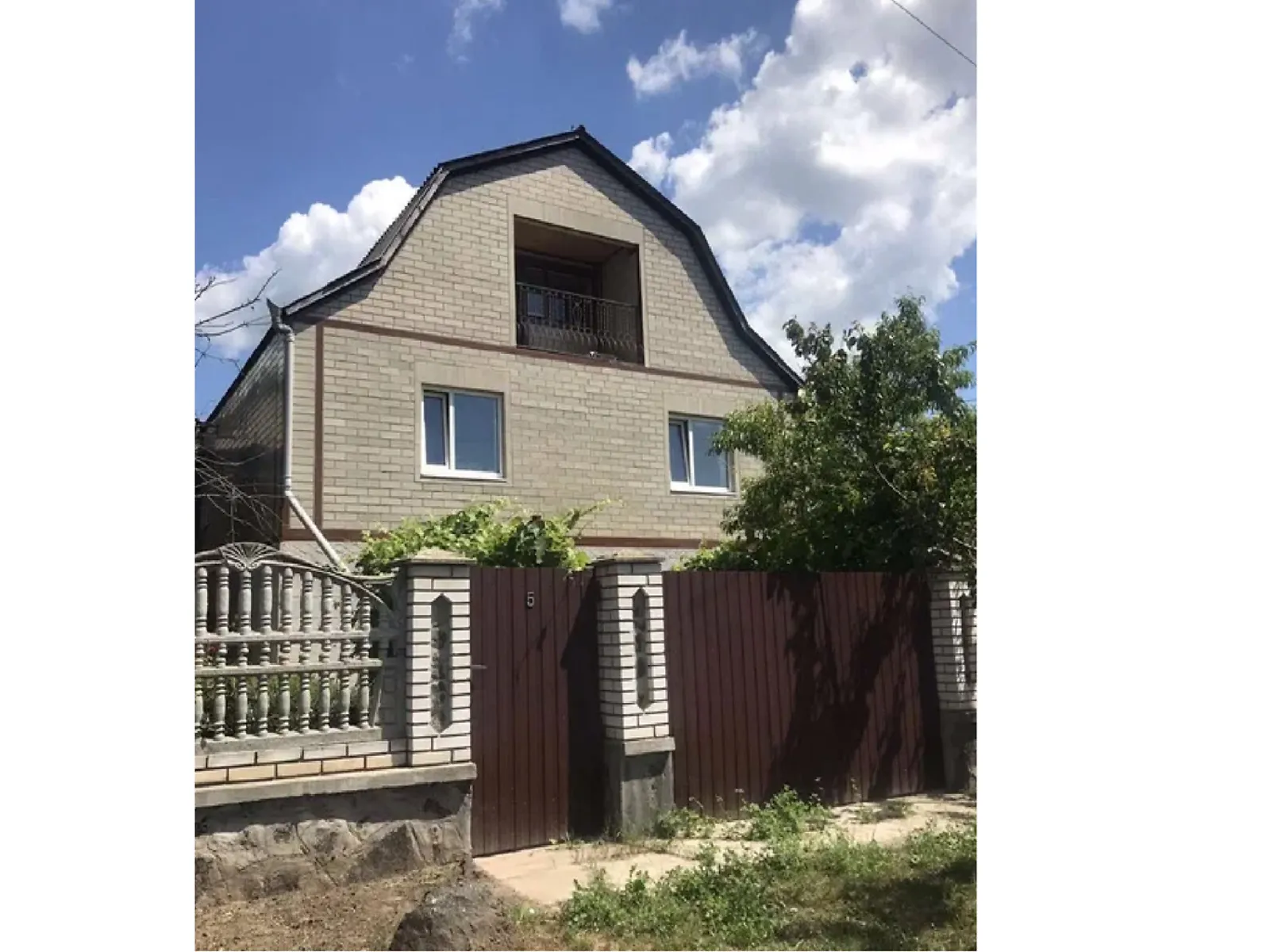 Продается дом на 2 этажа 150 кв. м с камином, цена: 49500 $