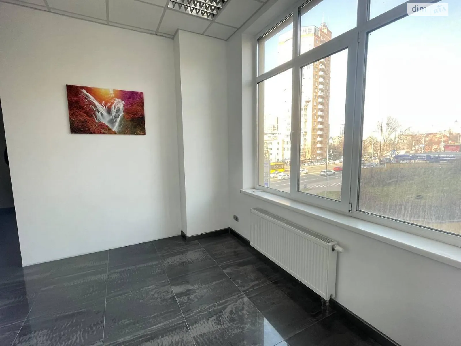 Продается офис 60 кв. м в бизнес-центре, цена: 155000 $