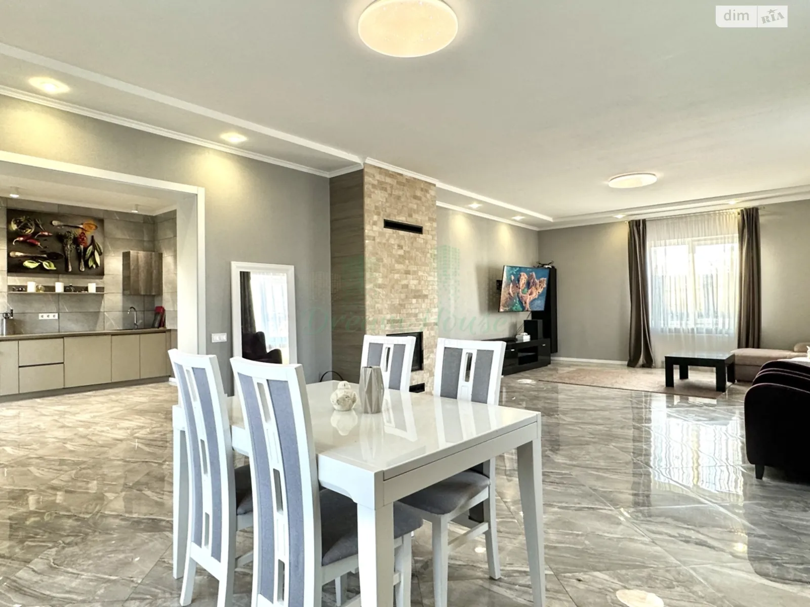 Продается дом на 3 этажа 297.4 кв. м с гаражом, цена: 260000 $ - фото 1