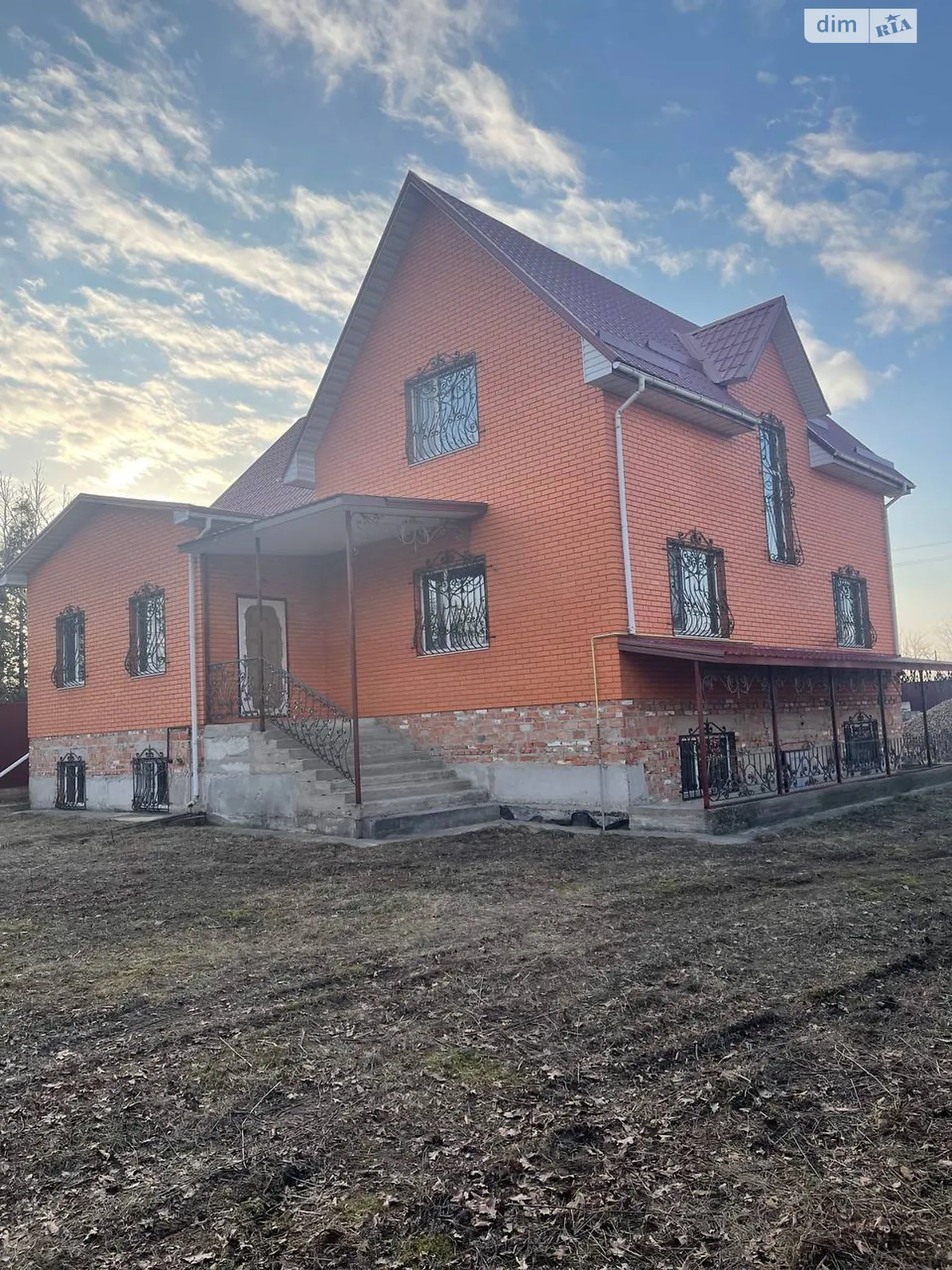 Продается дом на 2 этажа 265 кв. м с верандой, цена: 110000 $ - фото 1