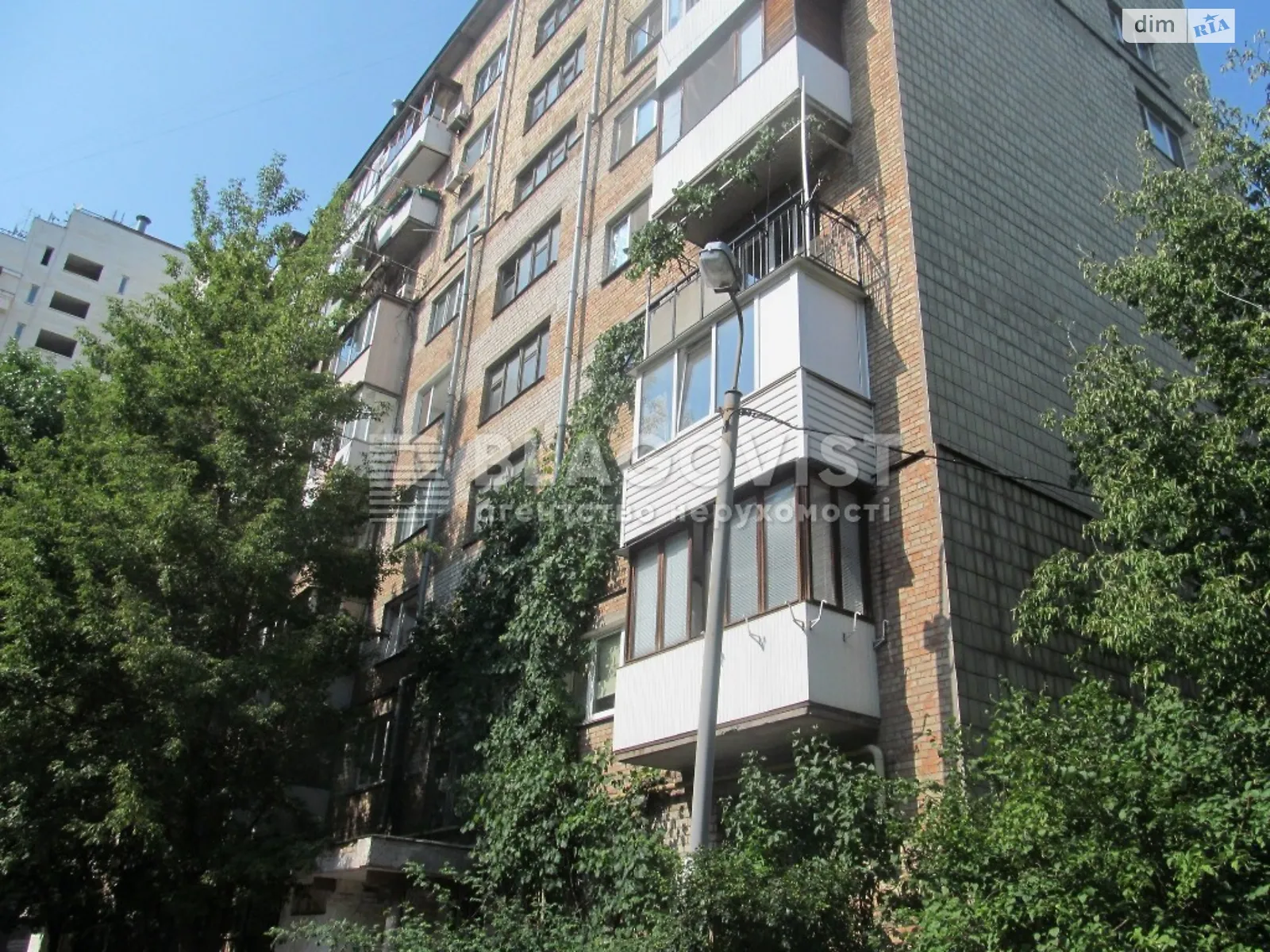 Продается 3-комнатная квартира 62.2 кв. м в Киеве, ул. Юрия Ильенко, 83
