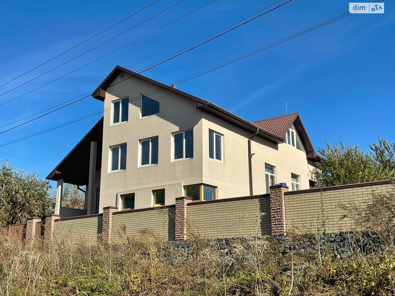 Продается дом на 2 этажа 385 кв. м с камином, цена: 125000 $ - фото 1