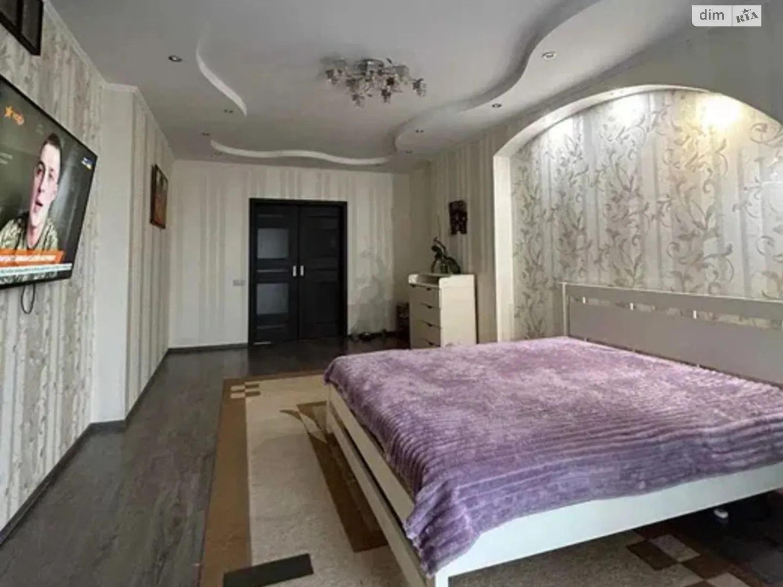 Продается 2-комнатная квартира 83.1 кв. м в Киеве, просп. Алишера Навои, 69