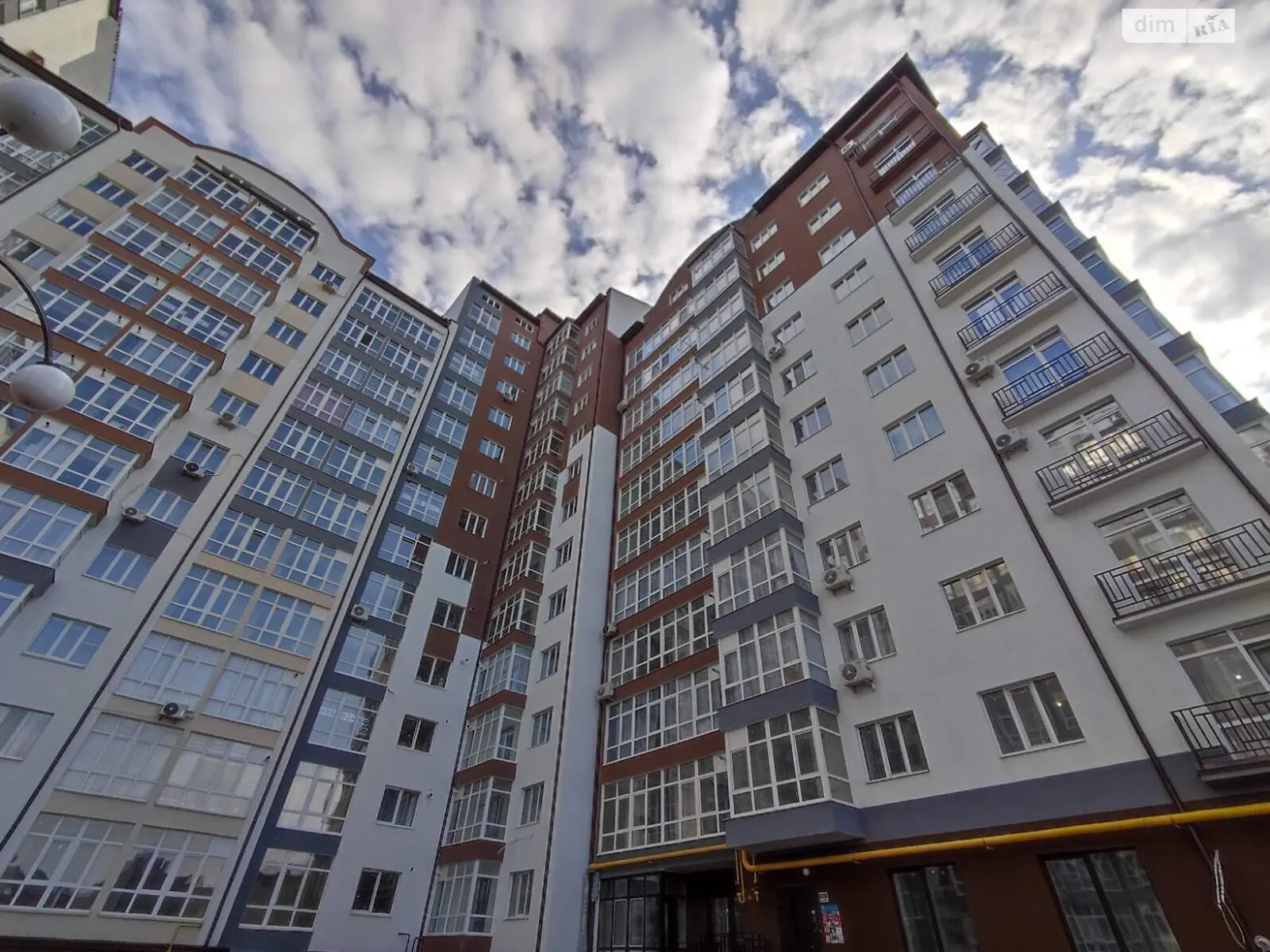 Продается 1-комнатная квартира 45 кв. м в Ивано-Франковске, ул. Высочана Семена, 18 - фото 1