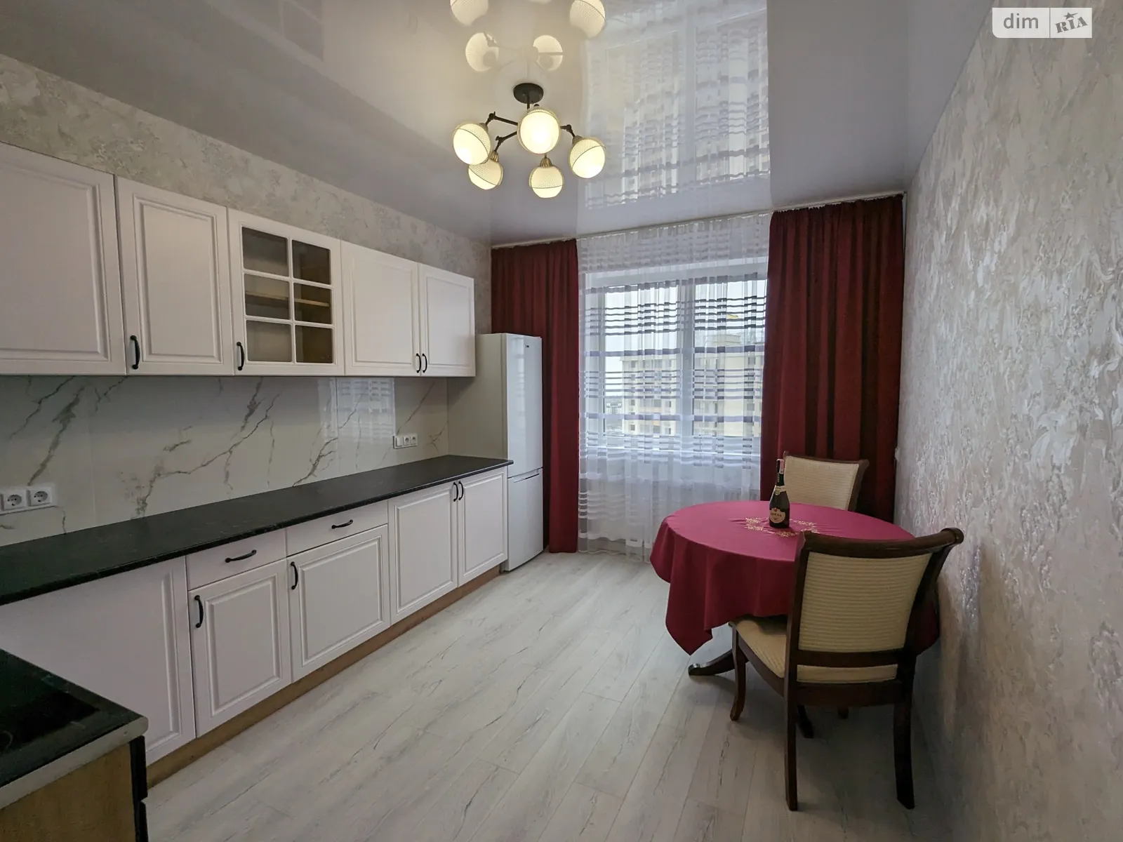 Продається 1-кімнатна квартира 39 кв. м у Крижанівка, вул. Академіка Сахарова, 3Д