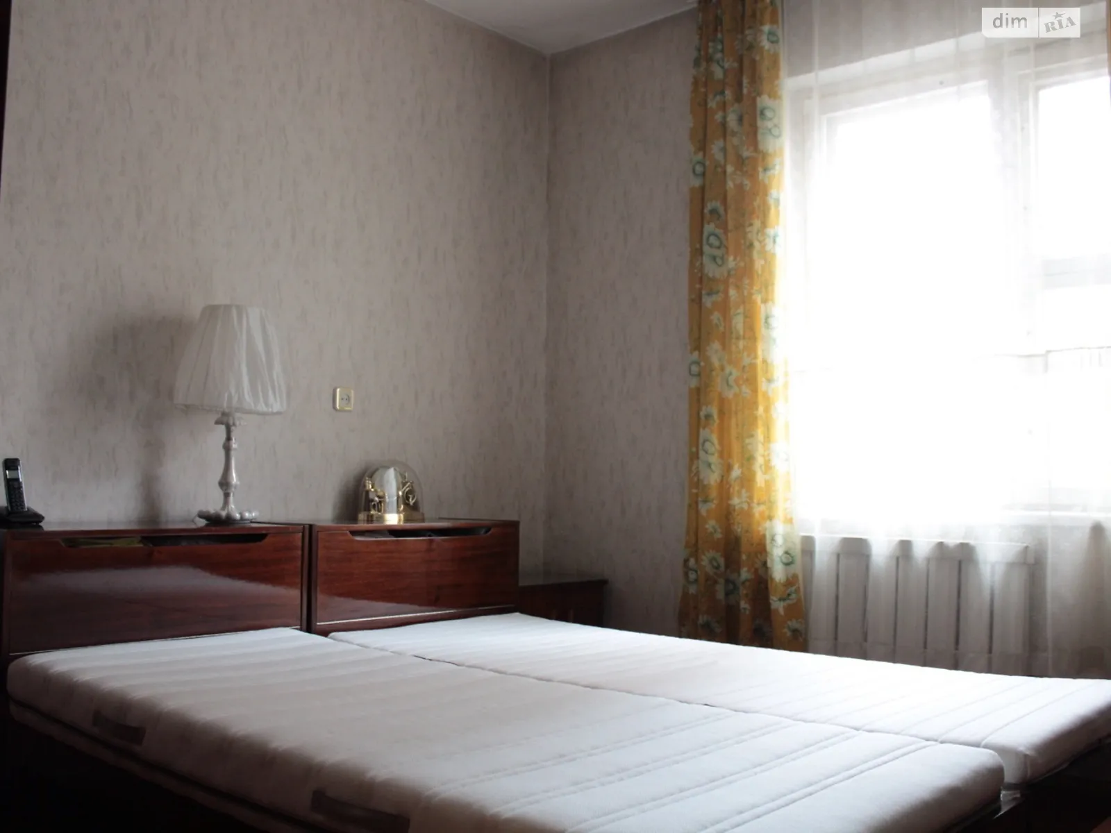Продается 2-комнатная квартира 56 кв. м в Киеве, ул. Срибнокильская, 8