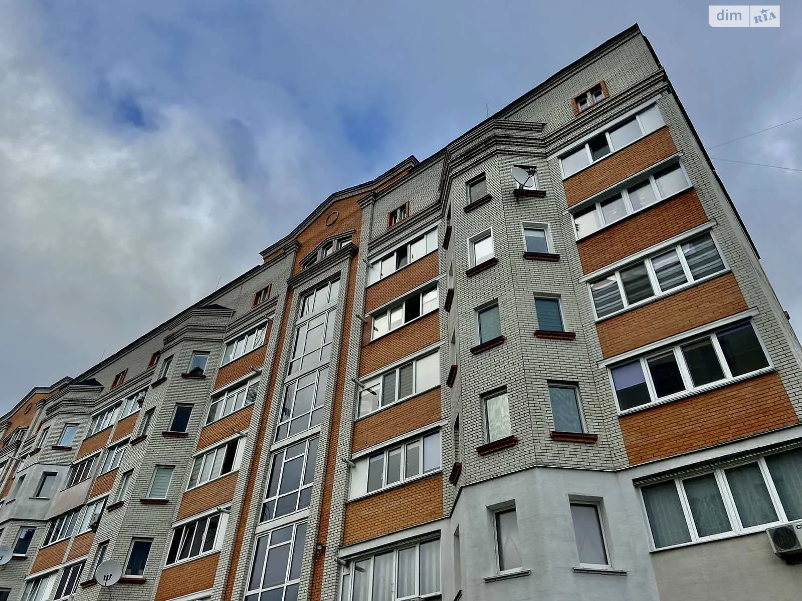 Продается 1-комнатная квартира 41 кв. м в Чернигове