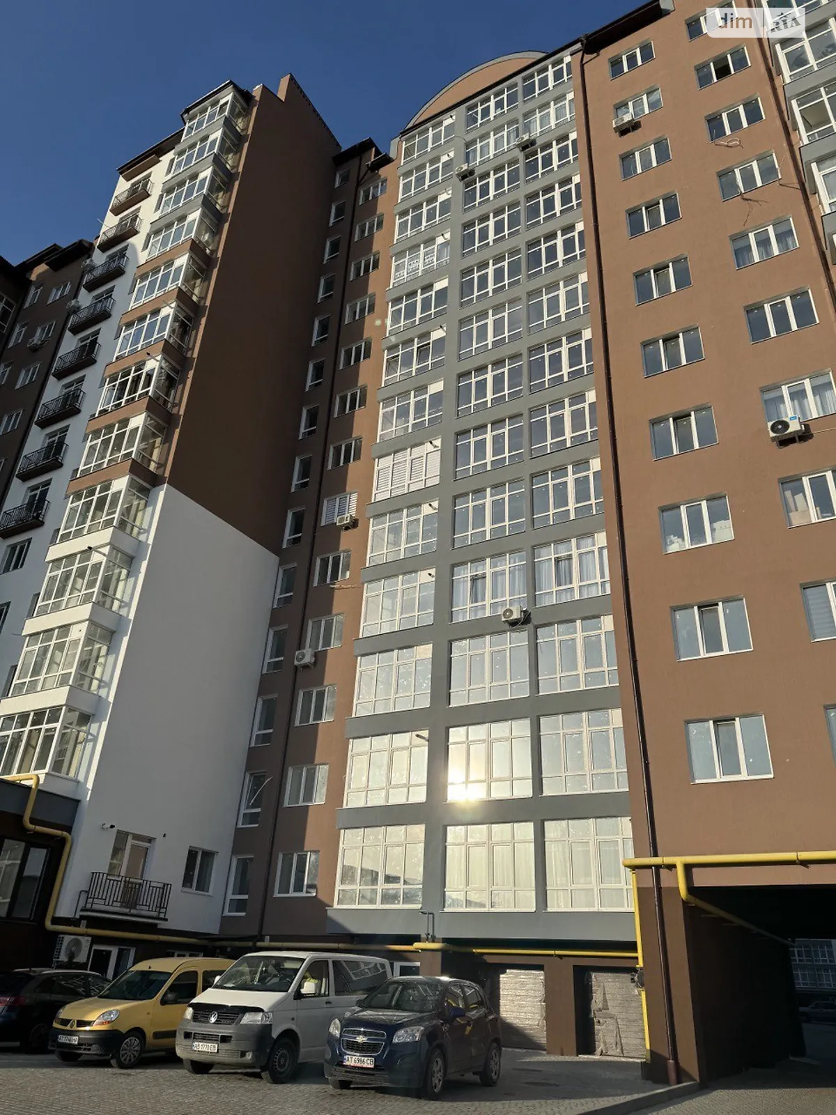 Продается 2-комнатная квартира 68 кв. м в Ивано-Франковске, ул. Высочана Семена - фото 1