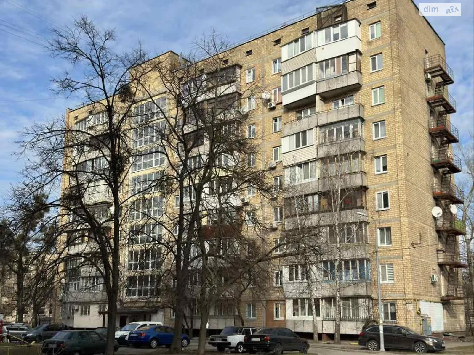 Продается 1-комнатная квартира 32 кв. м в Киеве, ул. Украинская, 1/3