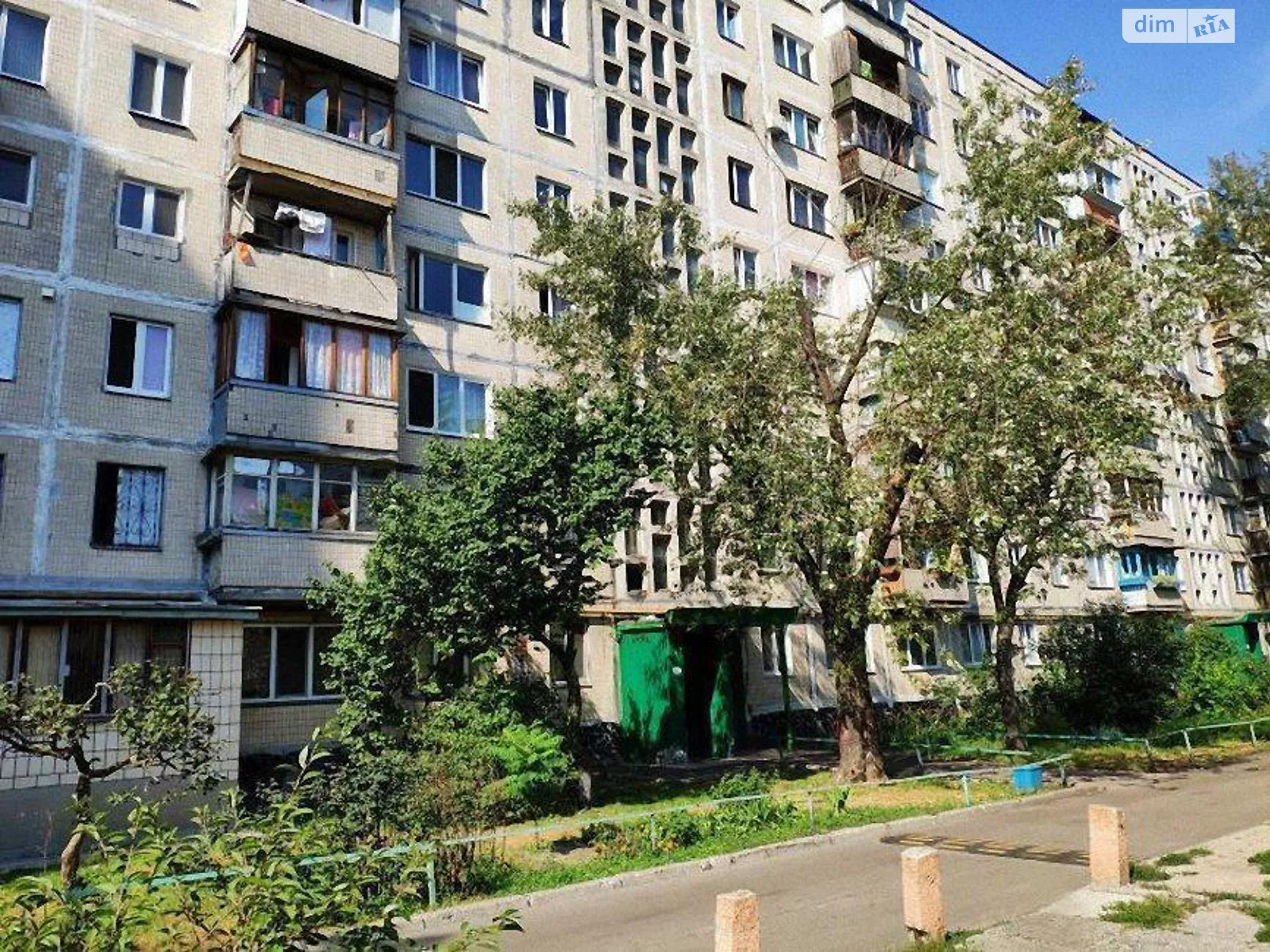 Продається 2-кімнатна квартира 51 кв. м у Києві, вул. Мілютенка, 44В