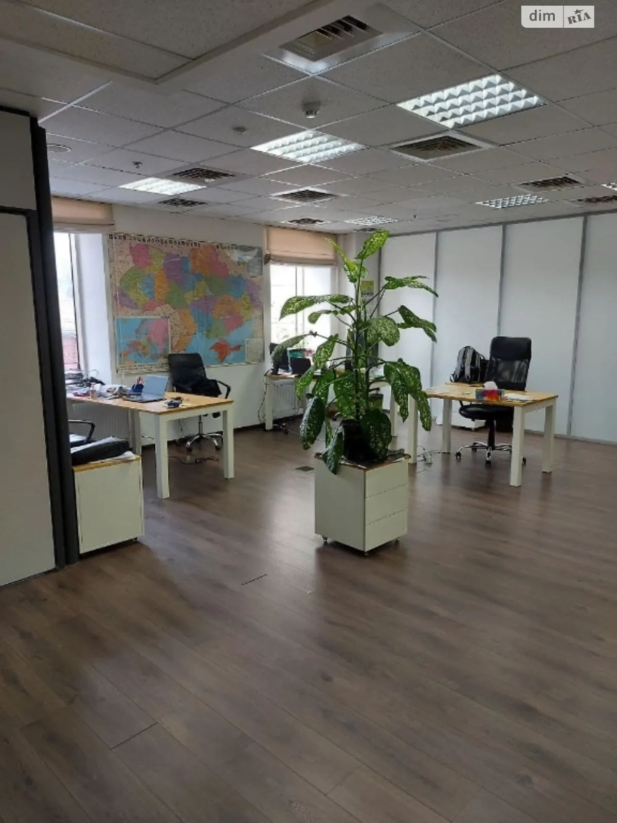 Сдается в аренду офис 204 кв. м в бизнес-центре, цена: 5304 $ - фото 1