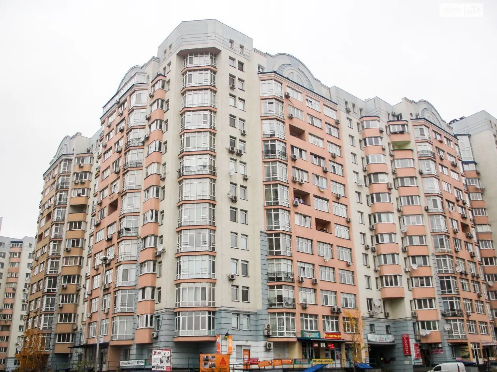 Продается 1-комнатная квартира 56 кв. м в Киеве, ул. Юлии Здановской(Михаила Ломоносова), 54 - фото 1
