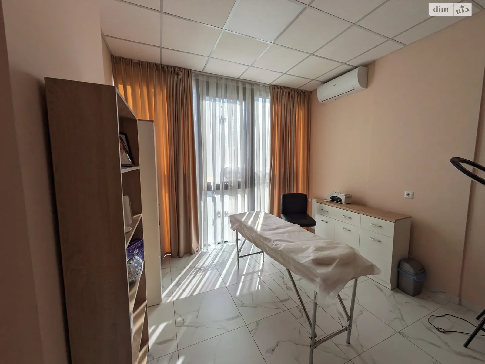 Продається офіс 21 кв. м в бізнес-центрі, цена: 34000 $ - фото 1