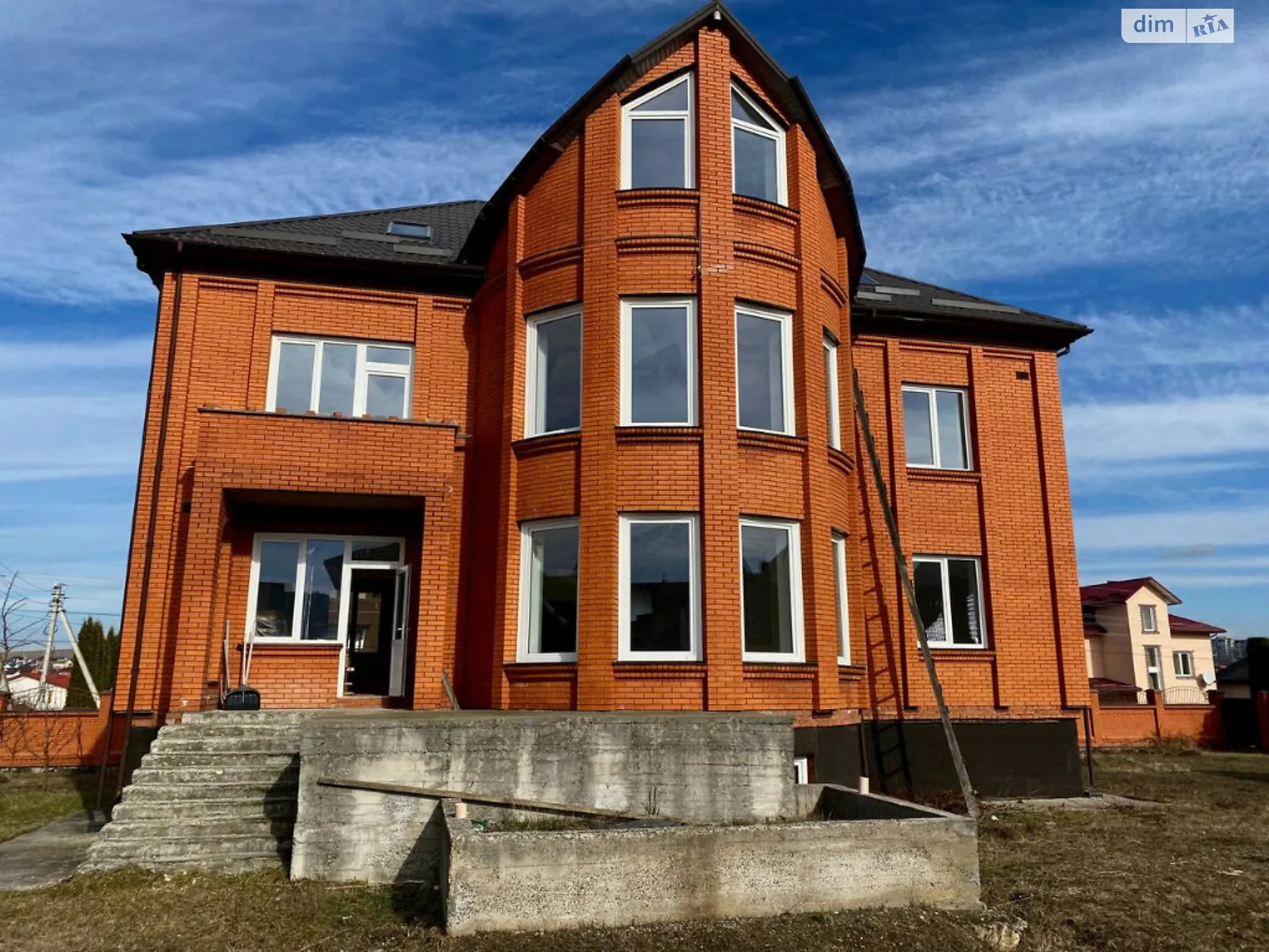 Продається будинок 2 поверховий 497 кв. м з ділянкою, цена: 360000 € - фото 1