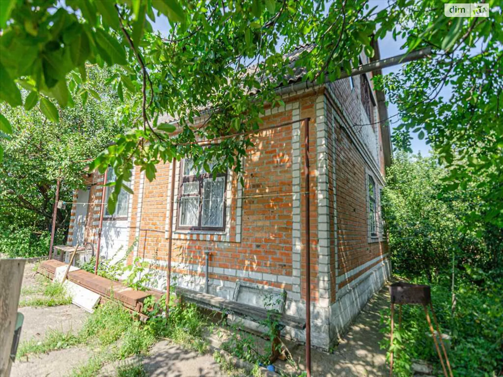 Продается дом на 2 этажа 80 кв. м с камином, цена: 9000 $