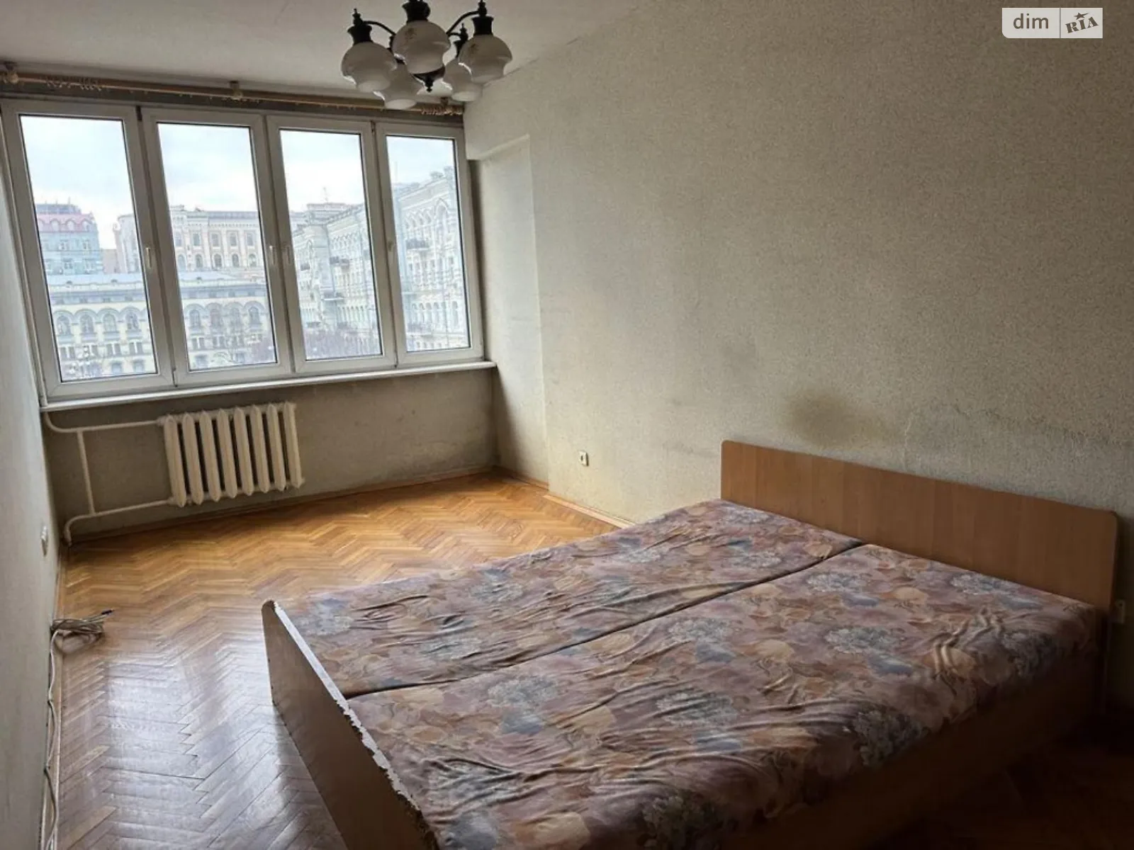 Продается 3-комнатная квартира 78 кв. м в Киеве, ул. Владимирская, 51-53