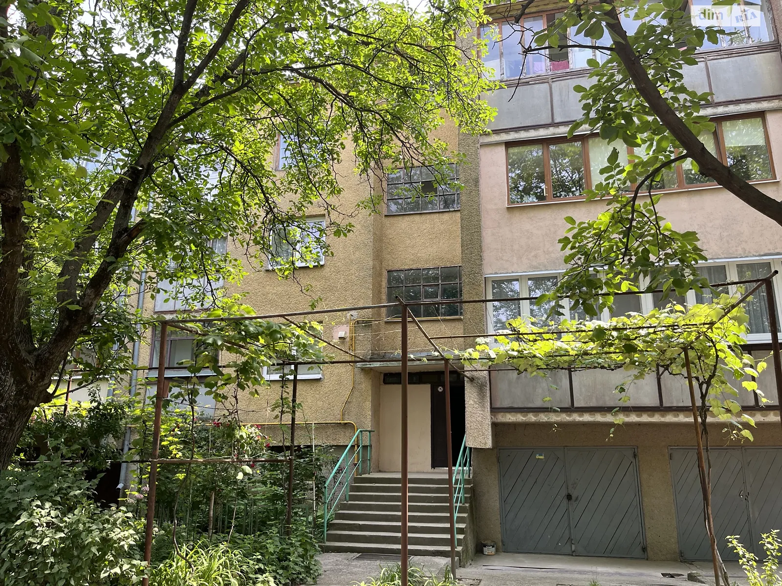 Продається 3-кімнатна квартира 75 кв. м у Ужгороді, пров. Ботанічний, 1 - фото 1