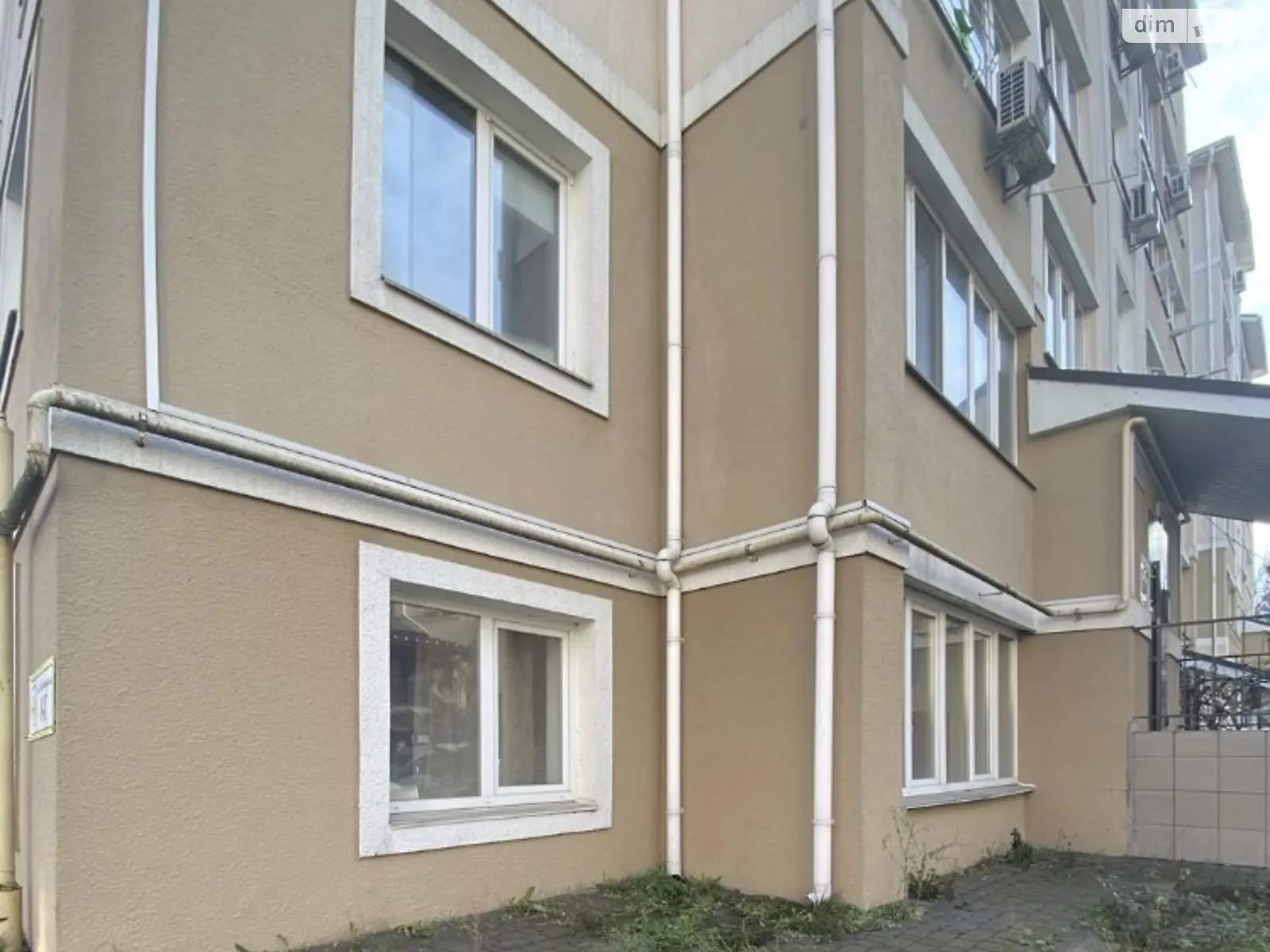 Продается 2-комнатная квартира 55 кв. м в Ирпене, ул. Николая Сингаевского(Новооскольская), 8Г