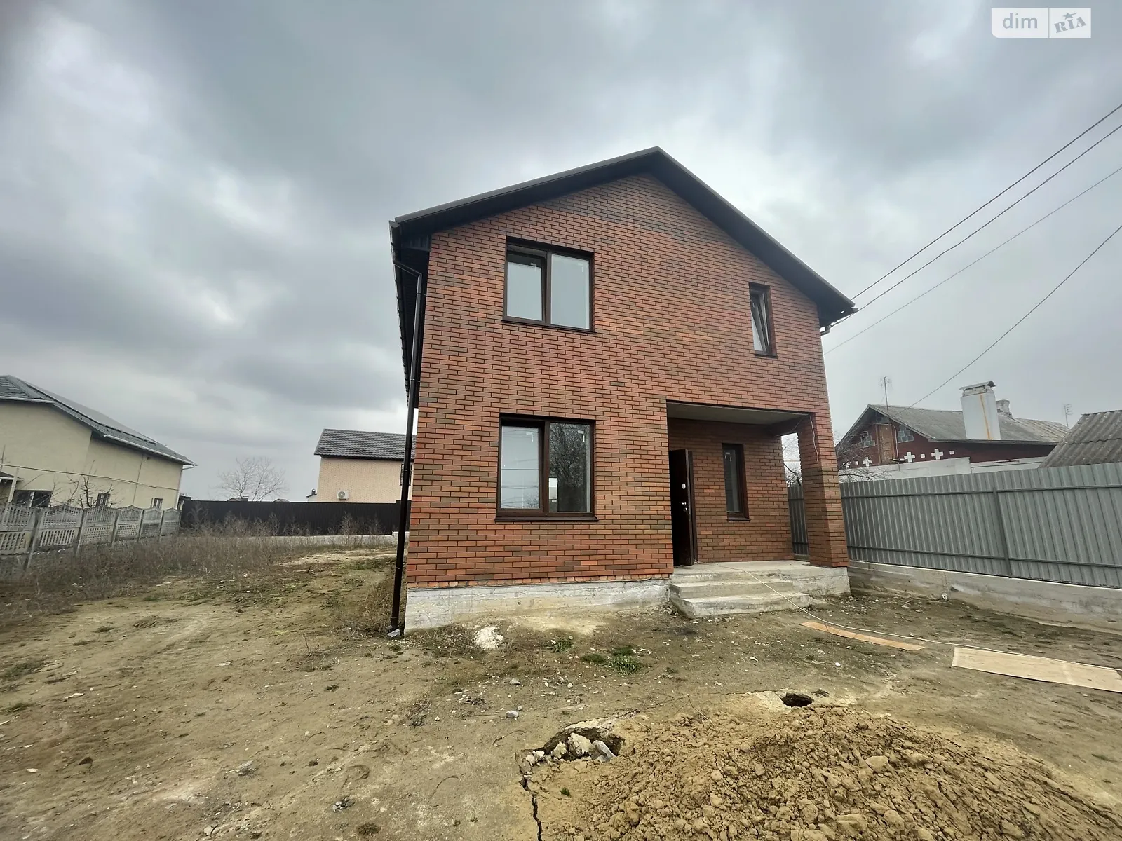 Продається будинок 2 поверховий 115 кв. м з каміном, цена: 85000 $