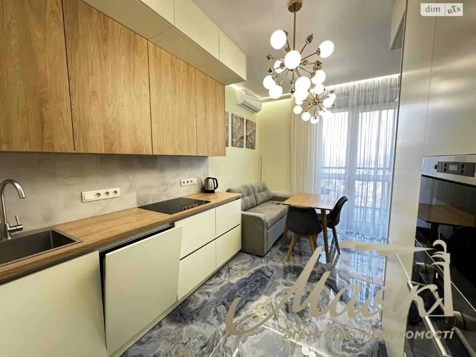 Продается 1-комнатная квартира 43 кв. м в Киеве, цена: 165000 $