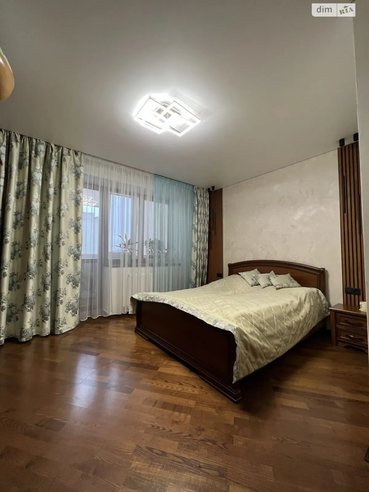 Продается 3-комнатная квартира 87 кв. м в Ивано-Франковске, ул. Гарбарская, 16А