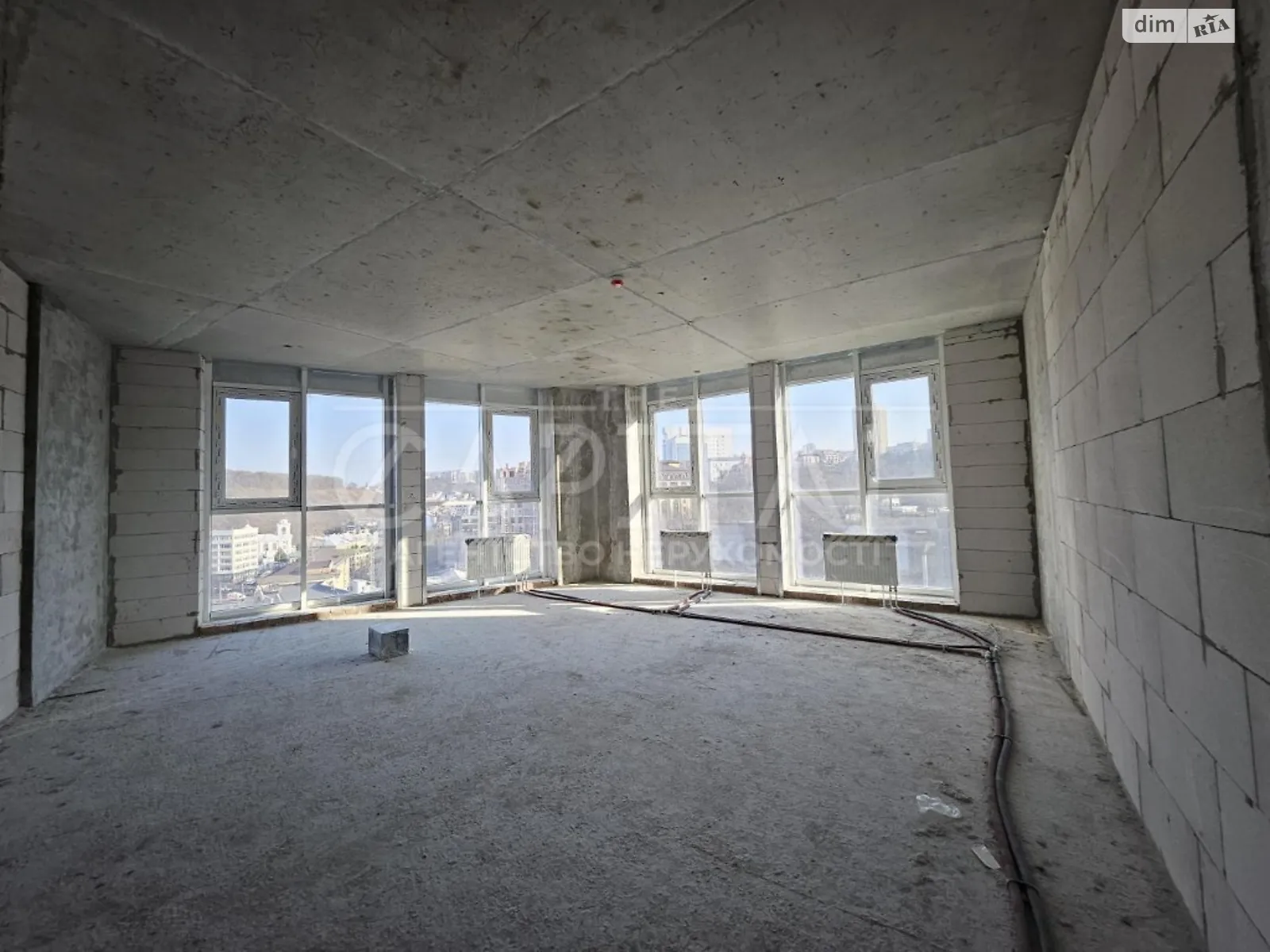 Продается 2-комнатная квартира 105.4 кв. м в Киеве, ул. Глубочицкая - фото 1