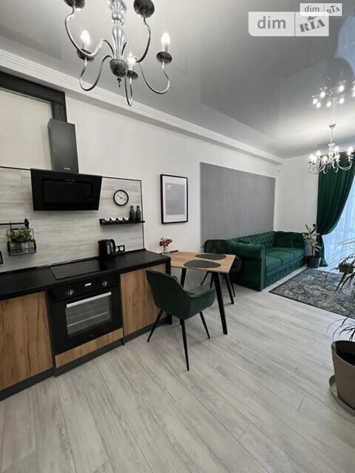 Продается 1-комнатная квартира 42 кв. м в Киеве, ул. Михаила Максимовича, 26