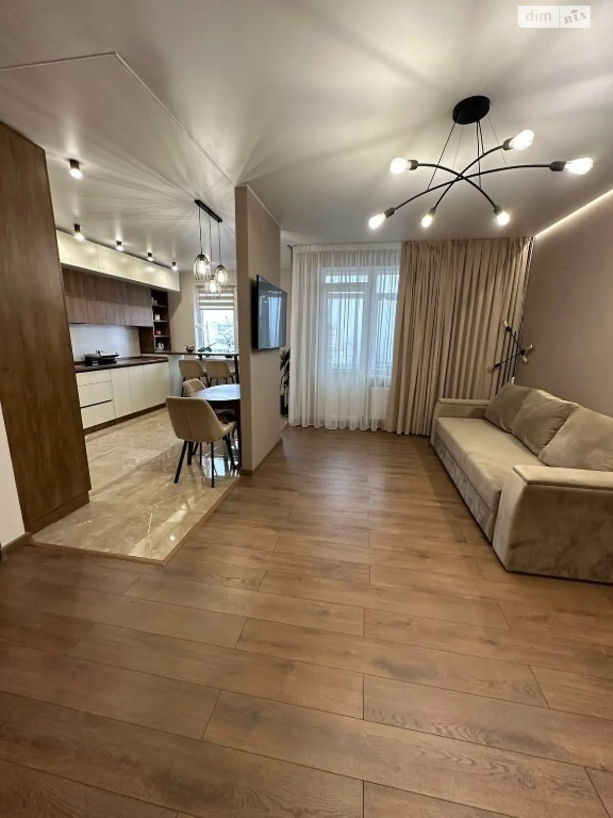 Продається 3-кімнатна квартира 98 кв. м у Одесі, вул. Академіка Сахарова, 3Б - фото 1