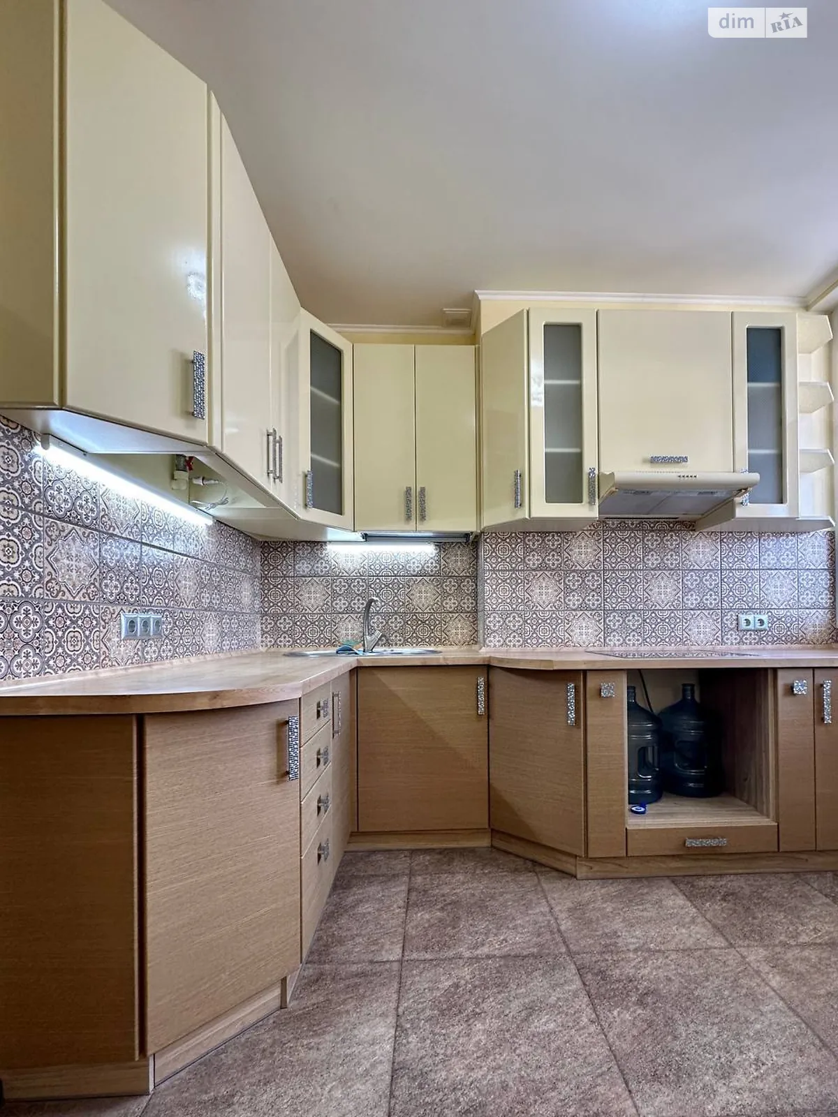 Продается 1-комнатная квартира 44 кв. м в Чернигове, цена: 54000 $