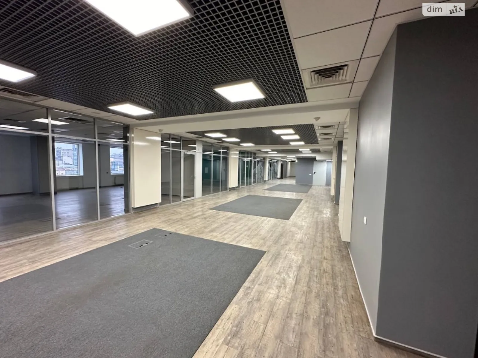 Сдается в аренду офис 1425 кв. м в бизнес-центре, цена: 34200 $ - фото 1