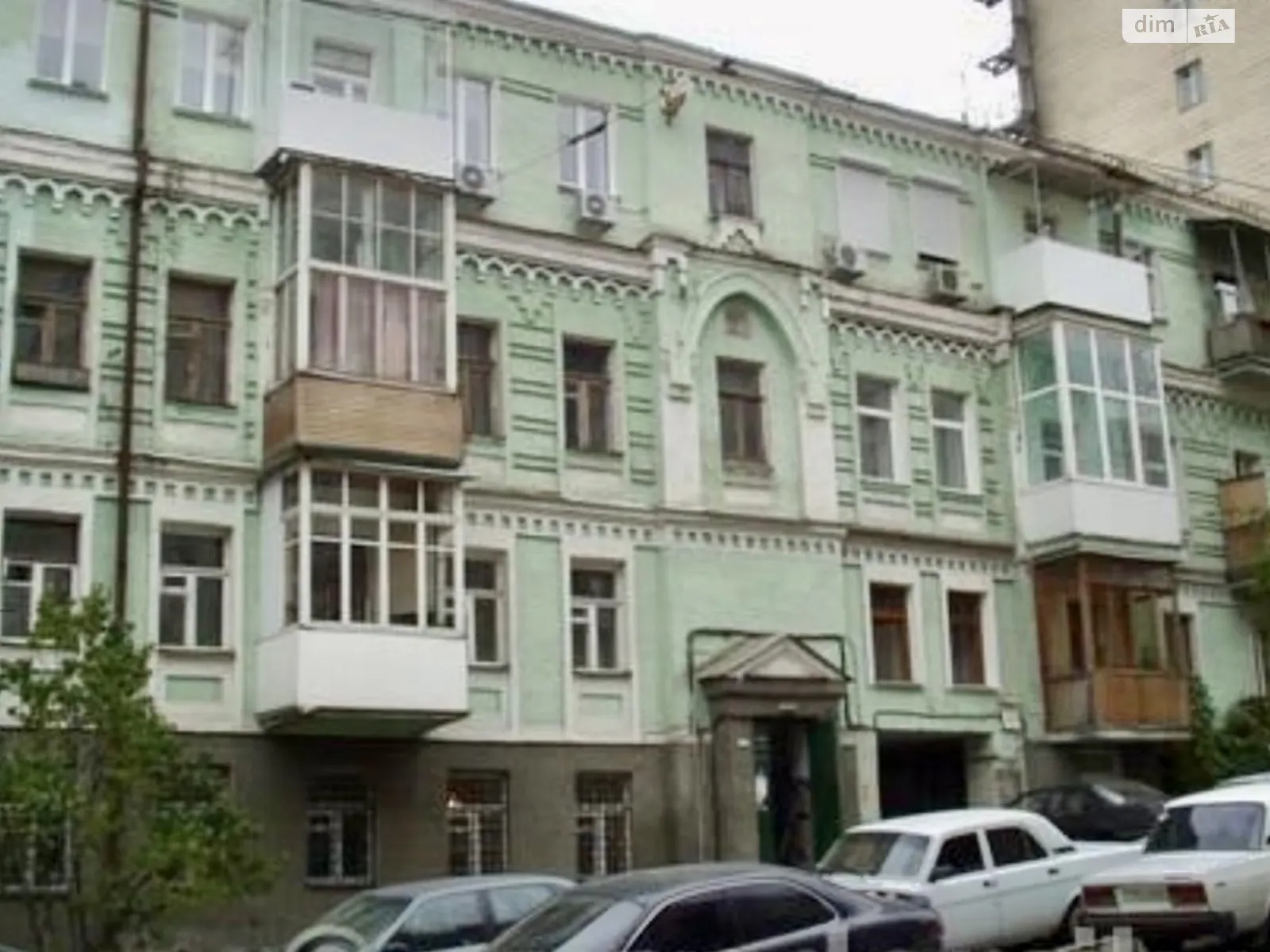 Продается 2-комнатная квартира 71 кв. м в Киеве, ул. Владимирская, 82