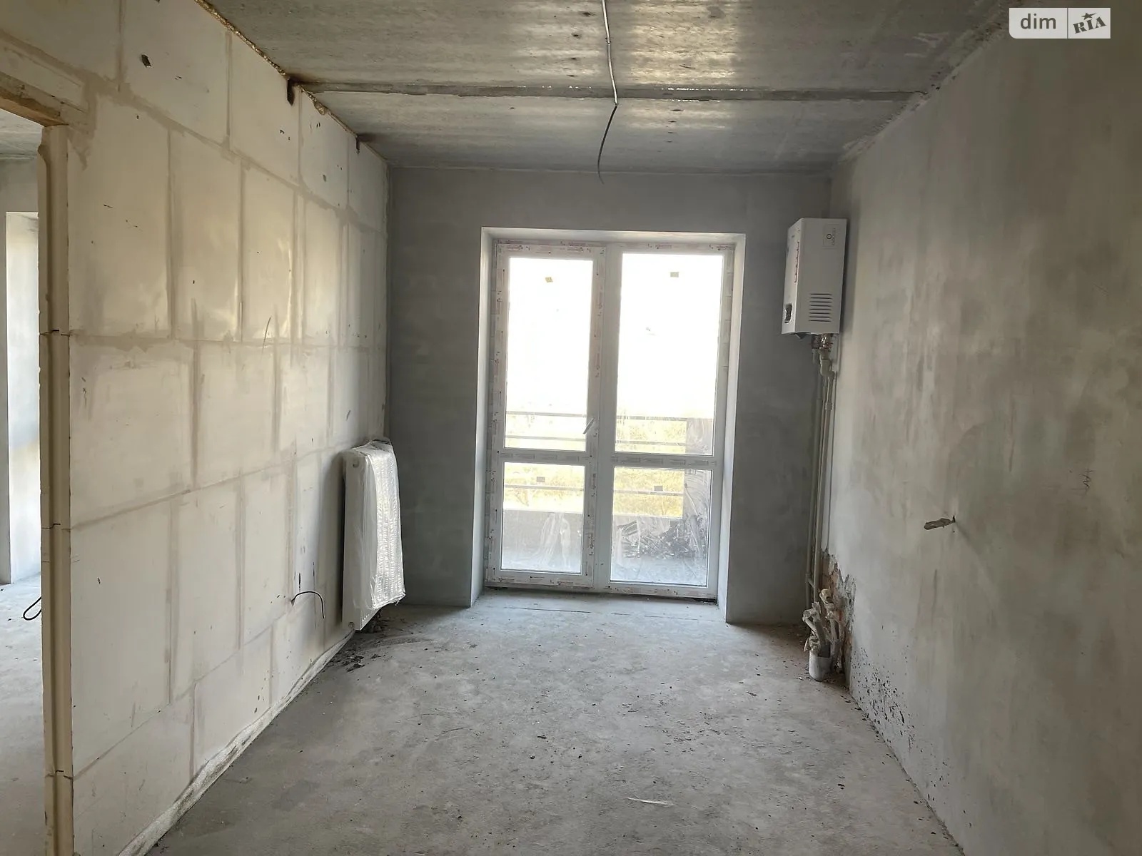 Продается 1-комнатная квартира 40 кв. м в Ужгороде, ул. Легоцкого - фото 1